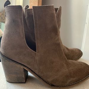 Steve Madden Salene Block Heel Booties
